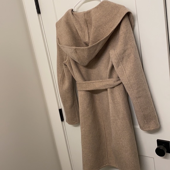 Uniqlo Beige Jacket - Picture 3 of 5